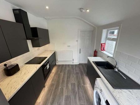 Patrick Street, Grimsby, DN32 - Photo 5