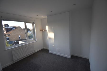 3 bedroom semi-detached house to rent - Photo 3