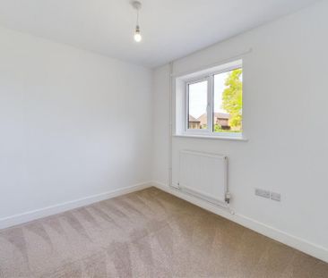 2 bedroom semi-detached bungalow to rent - Photo 3