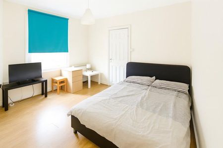 4 bedroom house share to rent - Photo 2