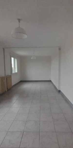 Appartement à louer 2 pièces 56.08m² - Photo 1