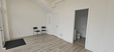 For Lease - 5494 Main Street, Whitchurch-Stouffville, Ontario - Photo 4