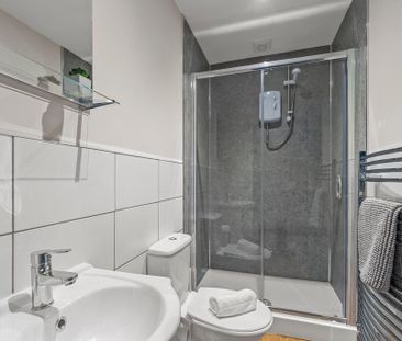 1 bedroom in a house share to rent - Photo 5