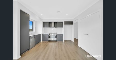 Modern Living at Mambourin! - Photo 5