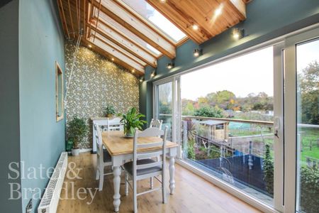 4 bedroom townhouse to rent - Photo 4