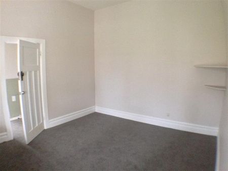 West End - 4 Bedrooms - Photo 4
