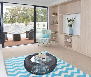 Sunny & Spacious Apartment - Photo 2