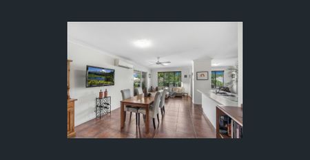 Spacious Bayside Family Home in Leafy Wakerley - Photo 5