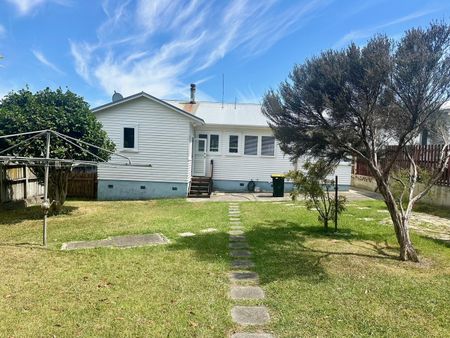 Tidy 3 bedroom home - Photo 5