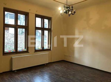 Apartament 4 camere, 140 mp, garaj, zona strazii Emil Racovita - Photo 2