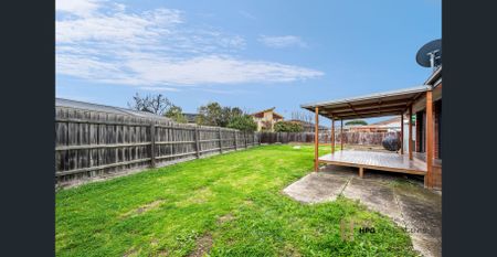 11 Bickford Close, Tullamarine, Vic 3043 - Photo 5