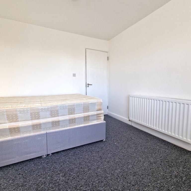 House share to rent - Photo 1
