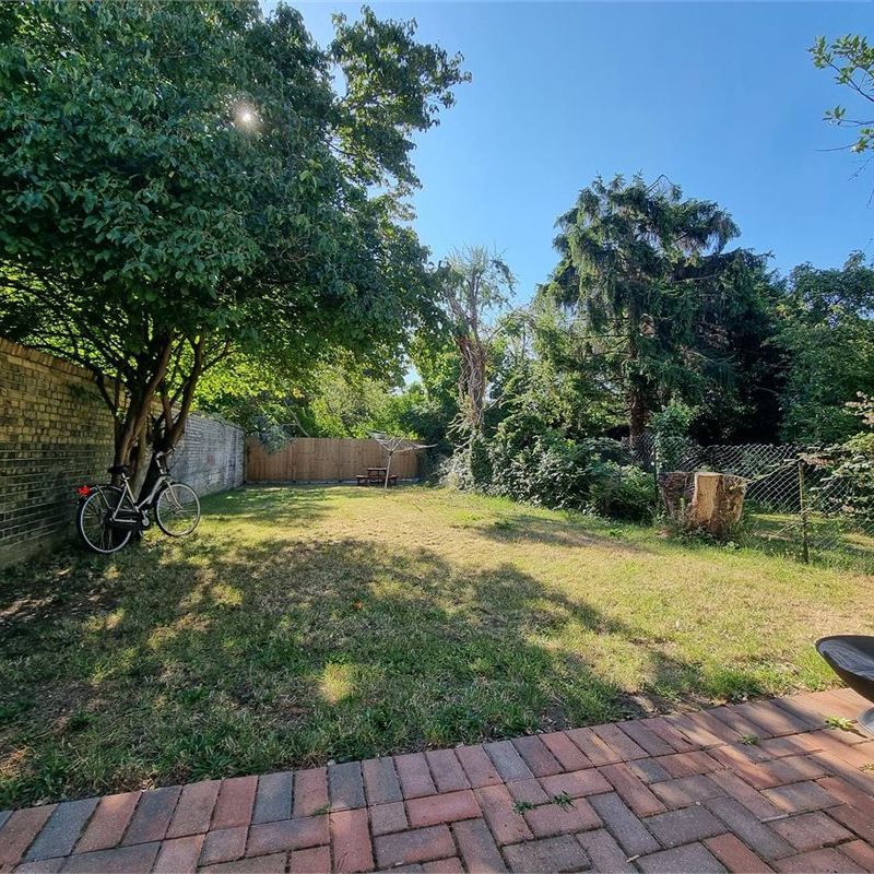 Room 7, 68 Garden Walk, Cambridge - Photo 1