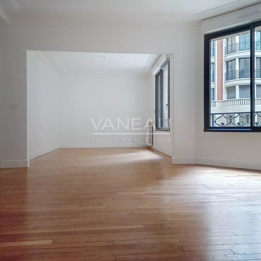 Tout savoir sur cet appartement dans le quartier Triangle d'Or, à Paris 8ème - Photo 1
