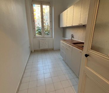 Location Appartement 3 pièces 71m² VILLEURBANNE 69100 - Photo 3