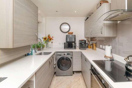 Oak Mount Lodge, London Road, Enfield, EN2 - Photo 3