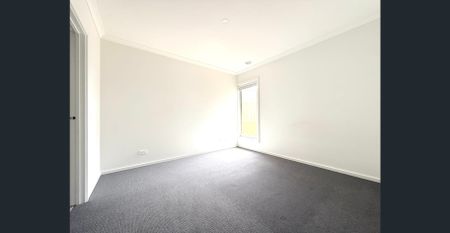 Brand new Stylish and Spacious 4 Bedroom Home - Photo 3