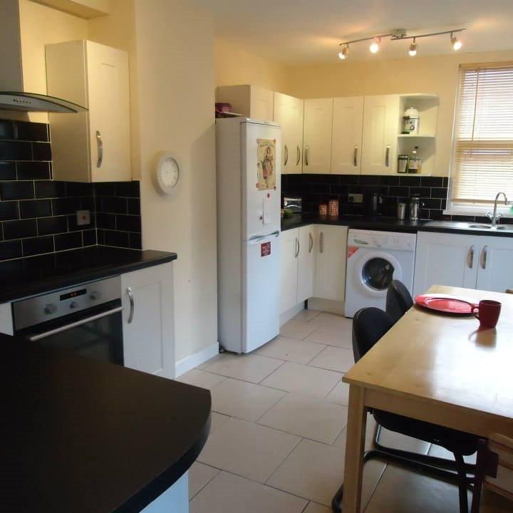 4 bedroom house to rent - Photo 1