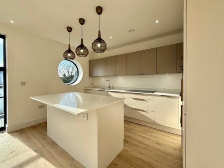 Harmony, 5 Burnaby Road, Bournemouth, Dorset, BH4 - Photo 3