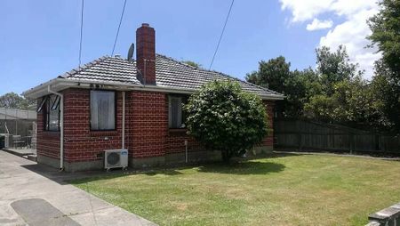 A home close to the mall, new carpet is to be laid - Photo 5