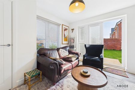 4 bedroom detached house to rent - Photo 4