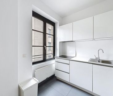 Sablon: Beautiful 1-BR apartment, renovated and furnished - Photo 2