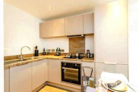 Allegro offers a unique opportunity to rent a stunning apartment. Furnished 1, and 2 bedroom apartments available within the luxurious development. - Photo 3