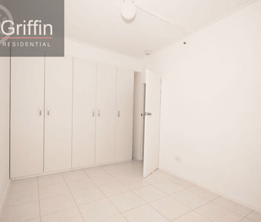 FULLY FURNISHED GROUND FLOOR UNIT - Photo 2