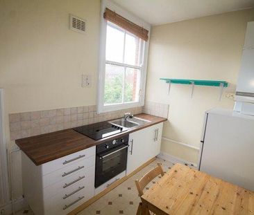 2 bedroom flat to rent - Photo 3
