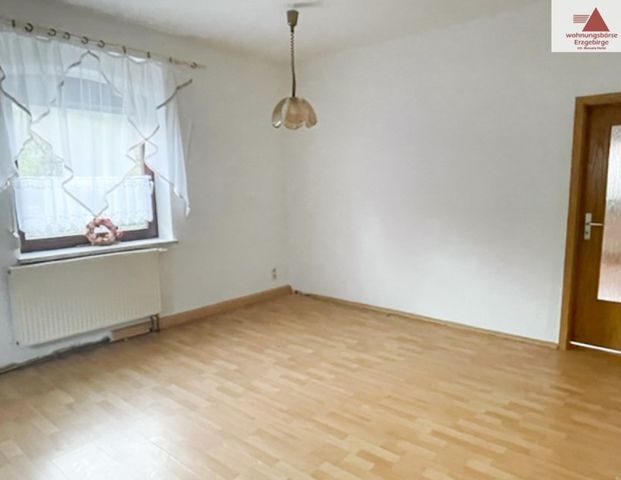 Großzügige 3-Raum-Wohnung im Erdgeschoss - Stellplatz - in Gornsdorf! - Foto 1