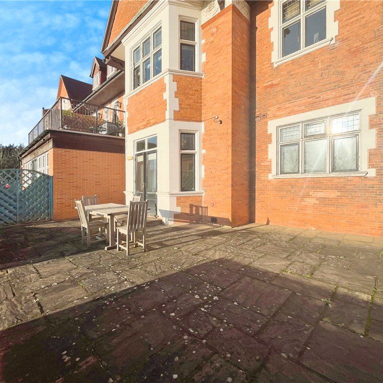 Ferry Lane, Wraysbury, Staines-upon-Thames, Berkshire, TW19 6HG - Photo 1