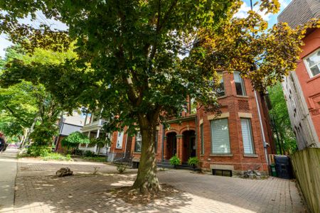 For Lease - 103 Gloucester Street Unit# Bsmt, Toronto, Ontario - Photo 2