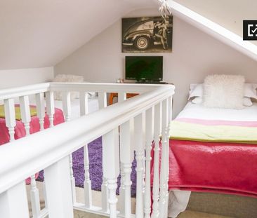 Room for rent in 5-bedroom apartment in Blackthorn, Dublin - Photo 4