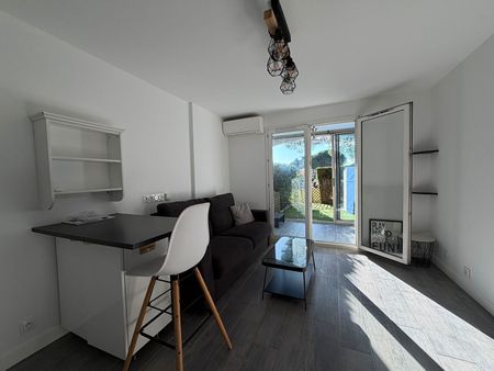 STUDIO avec jardin : "Les Jardins du Golf" avec PISCINE - Parking Privatif - Photo 3