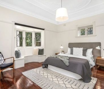 Family house presents a superb lifestyle proposition in a premier l... - Photo 4