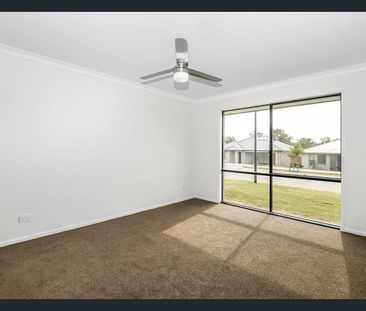 Spacious Family Living in the Heart of Flagstone - Photo 2