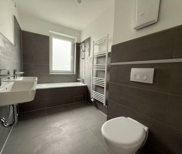 Frisch sanierte 3 Zimmer-Wohnung in zentraler Lage! - Photo 1