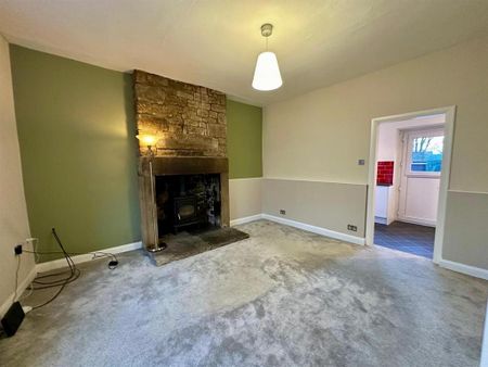 2 bedroom end of terrace house to rent - Photo 2