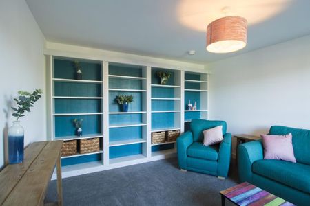 3 bedroom semi-detached house to rent - Photo 2