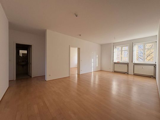 Mit frisch geöltem Boden + geweißten Wänden! 63m²-Wohnung mit Balkon im Herzen von Chemnitz! - Photo 1