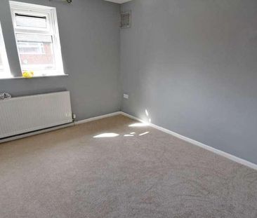 Tennyson Avenue, BL9 - Photo 5