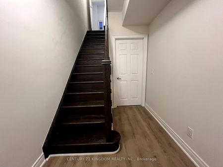 Detached Home For Lease | E7391348 - Photo 4