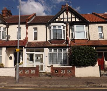 Fairfax Drive, Westcliff-on-Sea, Property for rent - Photo 1