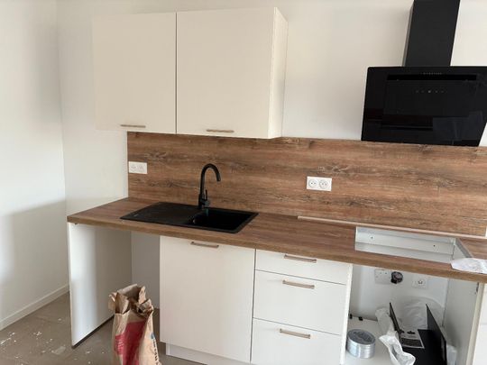 Location Appartement 3 pièces 50m² POURRIERES 83910 - Photo 1