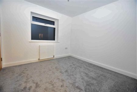 Apartment on Gladstone Terrace, Barrowford - Photo 4