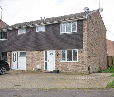 3 bedroom end of terrace house to rent - Photo 1