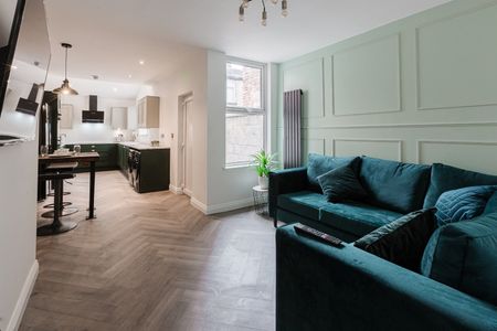 6 Bed Terraced House, Leopold Road, L7 - Photo 2