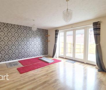 4 bedroom detached house to rent - Photo 2