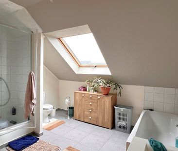 Woning met 3 slaapkamers, tuin en garage. - Photo 3