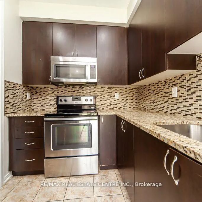 130 SUSSEXVALE DRIVE - Photo 1